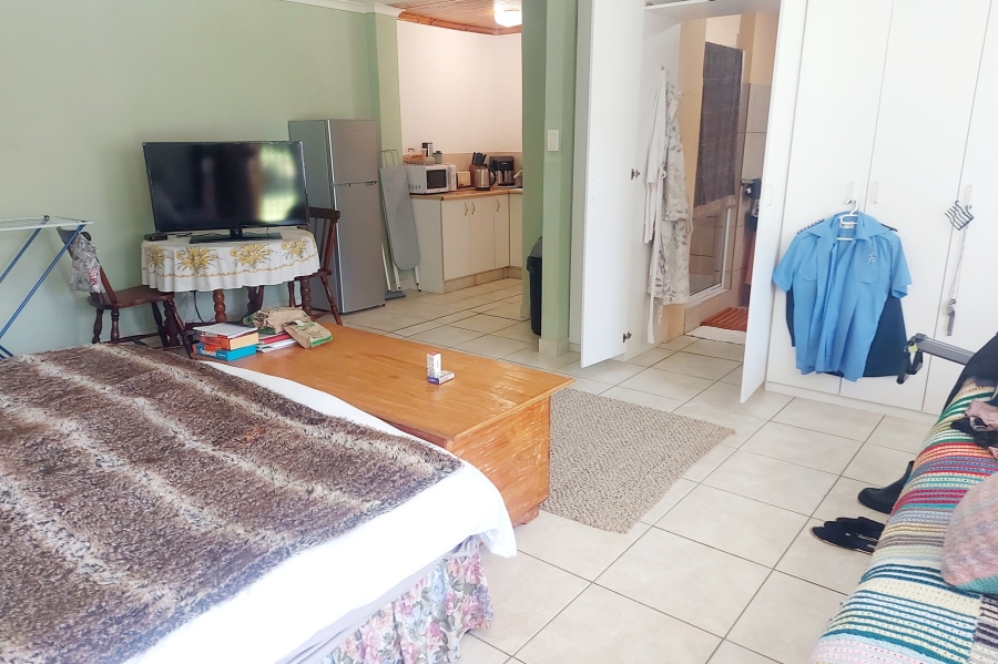 6 Bedroom Property for Sale in Wilderness Heights Western Cape